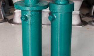 250吨冲床力与多少吨 200吨压力机