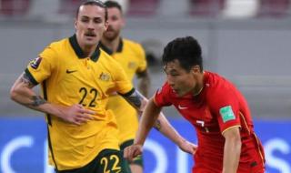 世预赛:国足0-2日本 世预赛:国足0-2日本